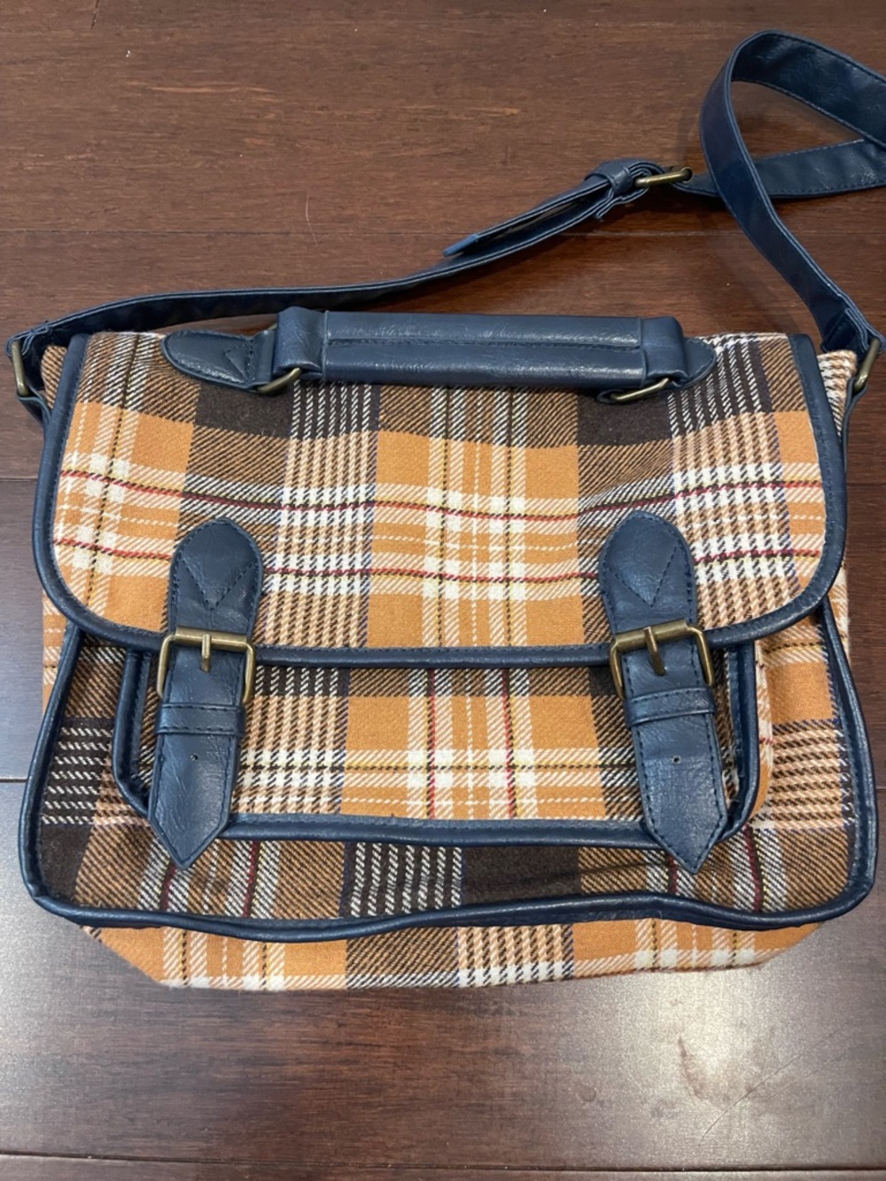 bershka schoolboy Crossbody satchel button closure nwot plaid tartan